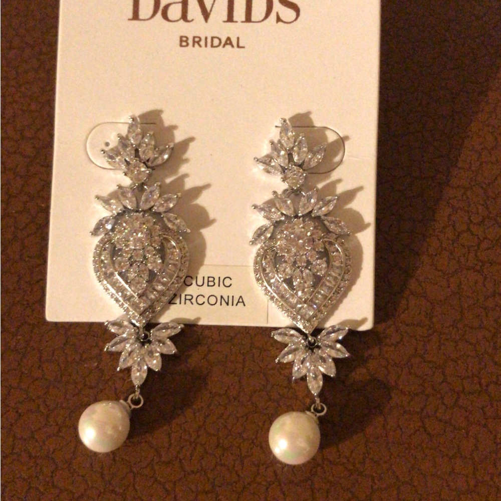 NWT never worn bridal formal earrings
